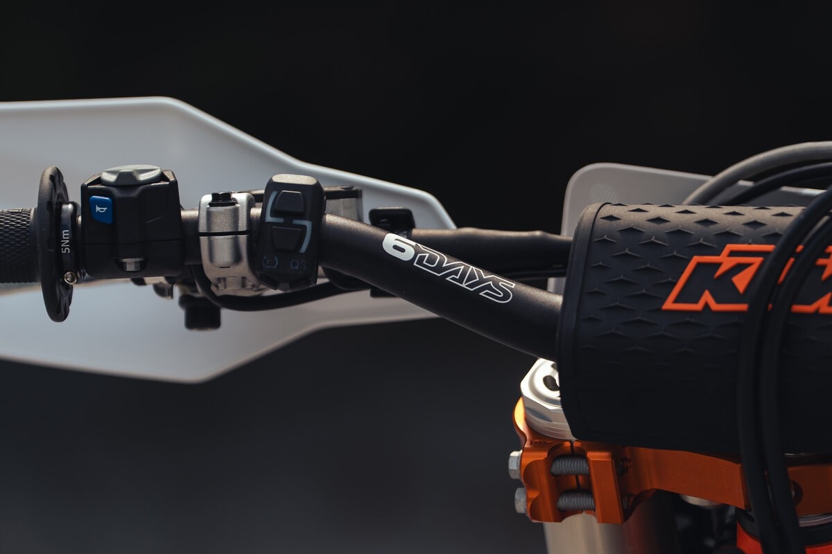KTM presenta le EXC 6DAYS 2026